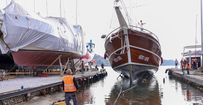 Winter Maintenance & Refit in Blue Cruise