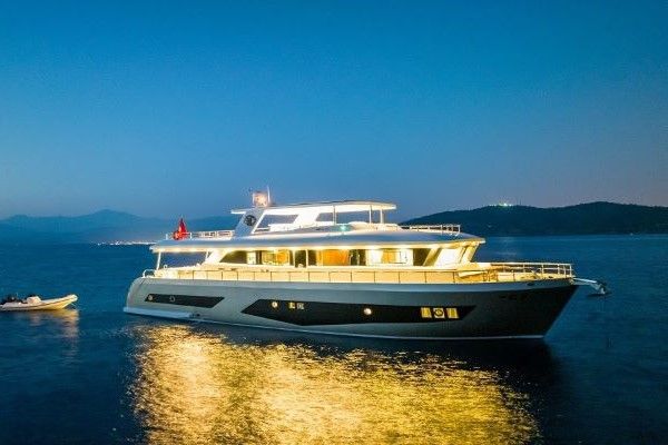 M/Y BY C.F